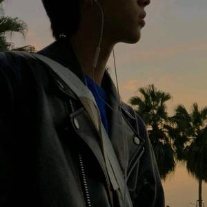 摄殓18r微博超话
